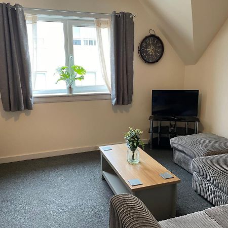 2 Bedroom Flat In Stornoway Town Centre Stornoway (Isle of Lewis) Exterior photo