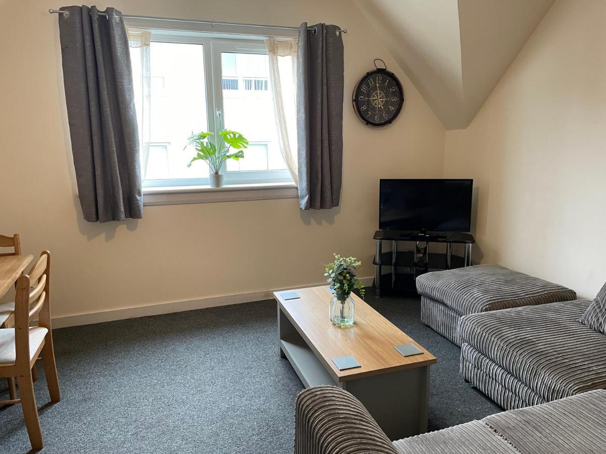 2 Bedroom Flat In Stornoway Town Centre Stornoway (Isle of Lewis) Exterior photo